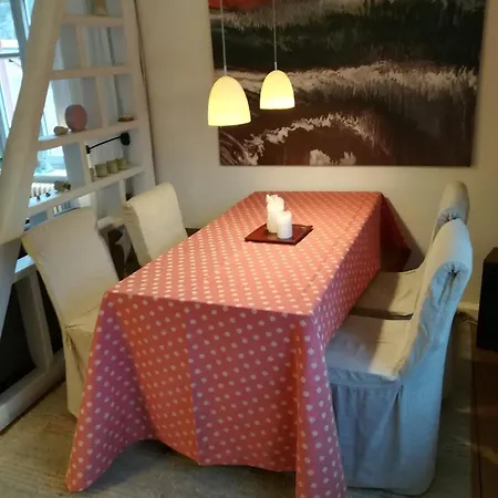 Ludwig Im Kuenstlerhaus Langmuhle